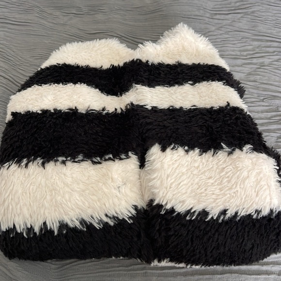 Alice and Olivia sweater - Picture 4 of 4